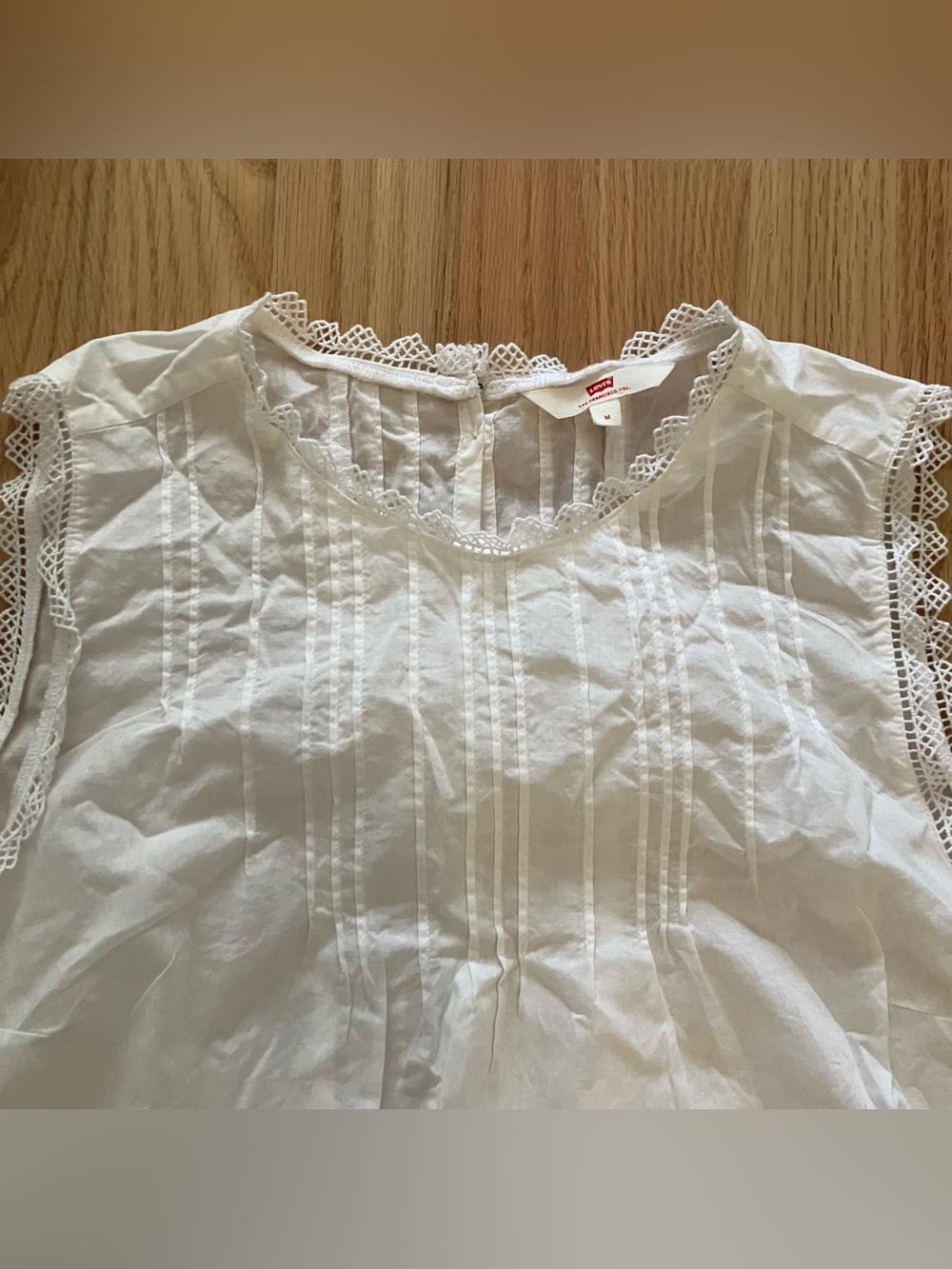 Levi's White Sleeveless Lace-Trim Blouse - Picture 2 of 8